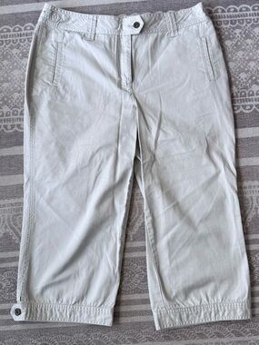 Capris - Christopher &  Banks - Size 16. Khaki.